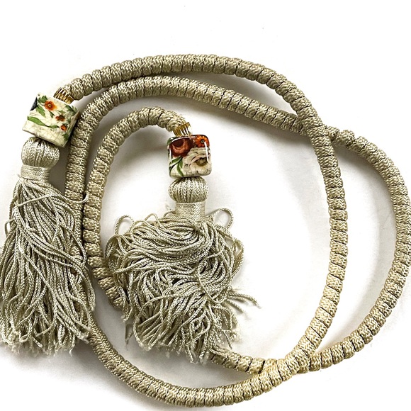 Vintage Tassel Twisted Cord Rope Belt with Floral Cubes - Picture 3 of 3